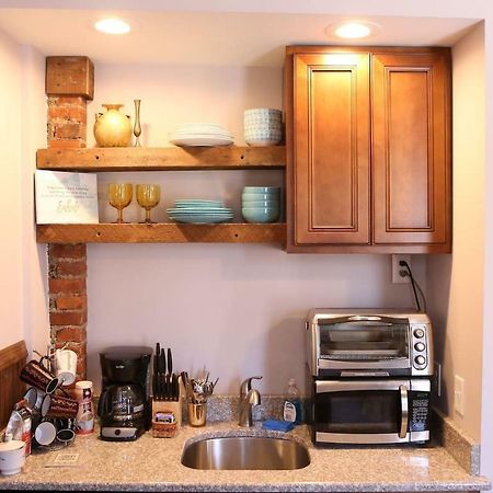 10 Min To Town Center & Wedding Venues W Walkscore 96 & Super Fast Wifi Apartment Lancaster Bagian luar foto