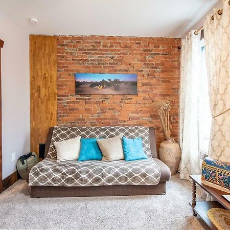 10 Min To Town Center & Wedding Venues W Walkscore 96 & Super Fast Wifi Apartment Lancaster Bagian luar foto