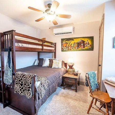 10 Min To Town Center & Wedding Venues W Walkscore 96 & Super Fast Wifi Apartment Lancaster Bagian luar foto