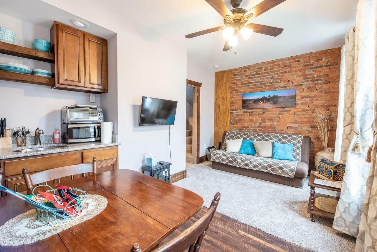 10 Min To Town Center & Wedding Venues W Walkscore 96 & Super Fast Wifi Apartment Lancaster Bagian luar foto